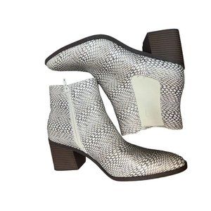 The‎ Limited Sz. 9 Snake Print Kiki Ankle Boot Boots Heel